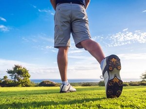 ¿Cómo afecta el cambio de suela al swing en las botas de golf?